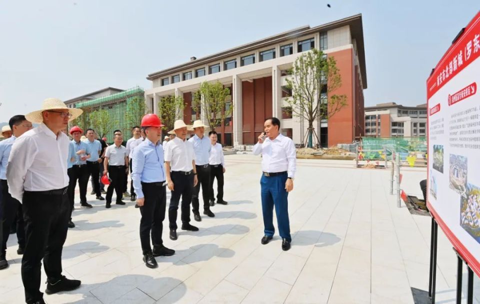 南安举行第一季度抓城建提品质专项行动"拉练"暨城建办等揭牌仪式