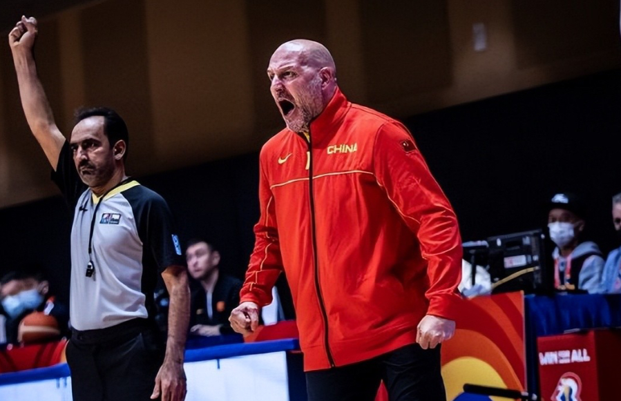 男篮3大问题再次暴露,乔教练承认失误马上改,央视态度也转变了_腾讯