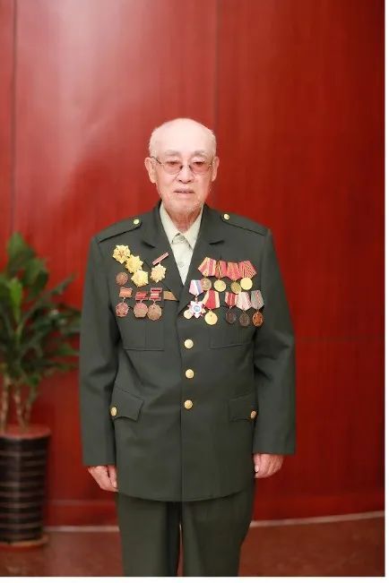 重温李兆麟将军《露营之歌》，体会东北抗联的“露营”传奇！_腾讯新闻