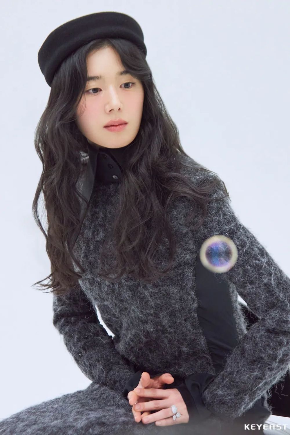 《安娜》主演郑恩彩韩版《嘉人》写真大片,大小姐气质优雅高贵_腾讯