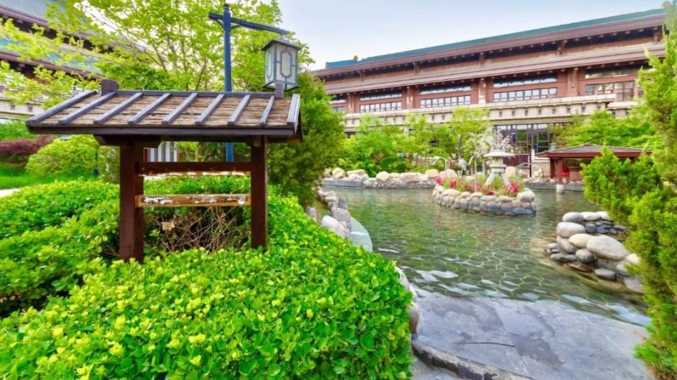 室内温泉3000㎡大型室内温泉水疗馆,数十款水疗设备为您提供服务