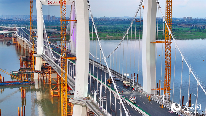 江西南昌:跨江特大桥通车在即