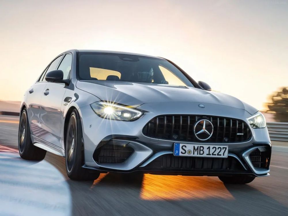 欣哲评车丨四缸混动c63给新时代性能车打个样