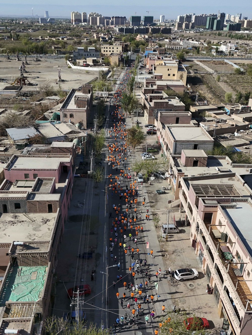 2024新疆吐鲁番交河马拉松开跑_腾讯新闻