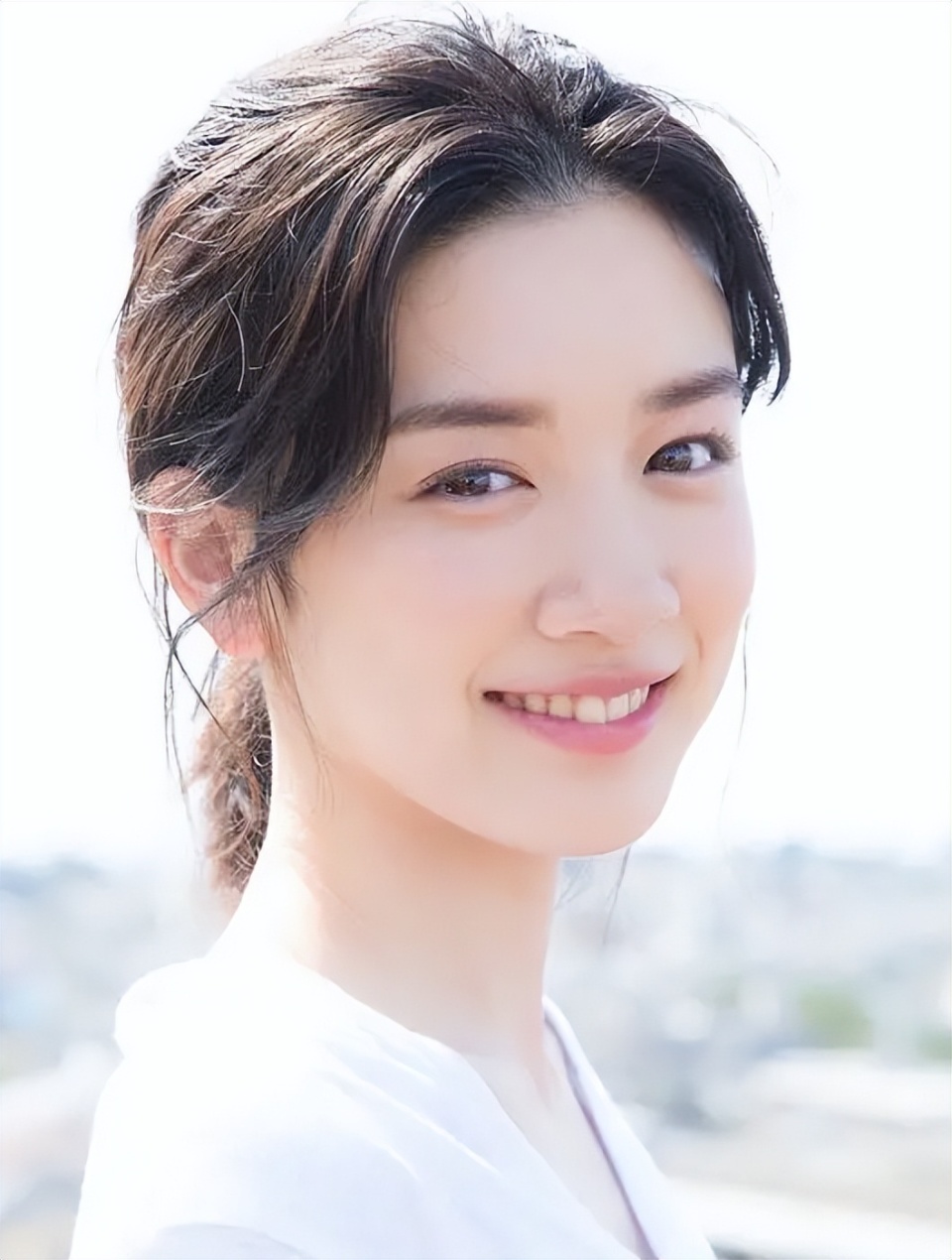 永野芽郁9家代言被撤,濒临失业,此前曾与大15岁已婚男星传绯闻