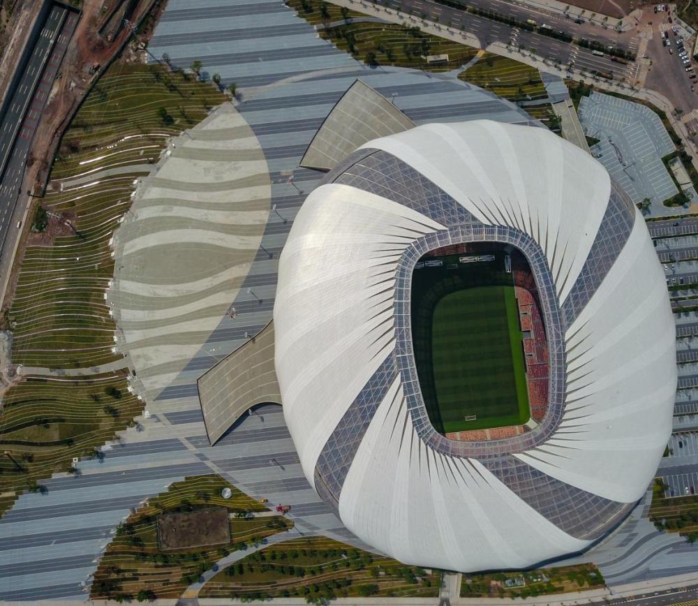 看国际赛事赏音乐喷泉重庆龙兴足球场出圈成为城市新地标