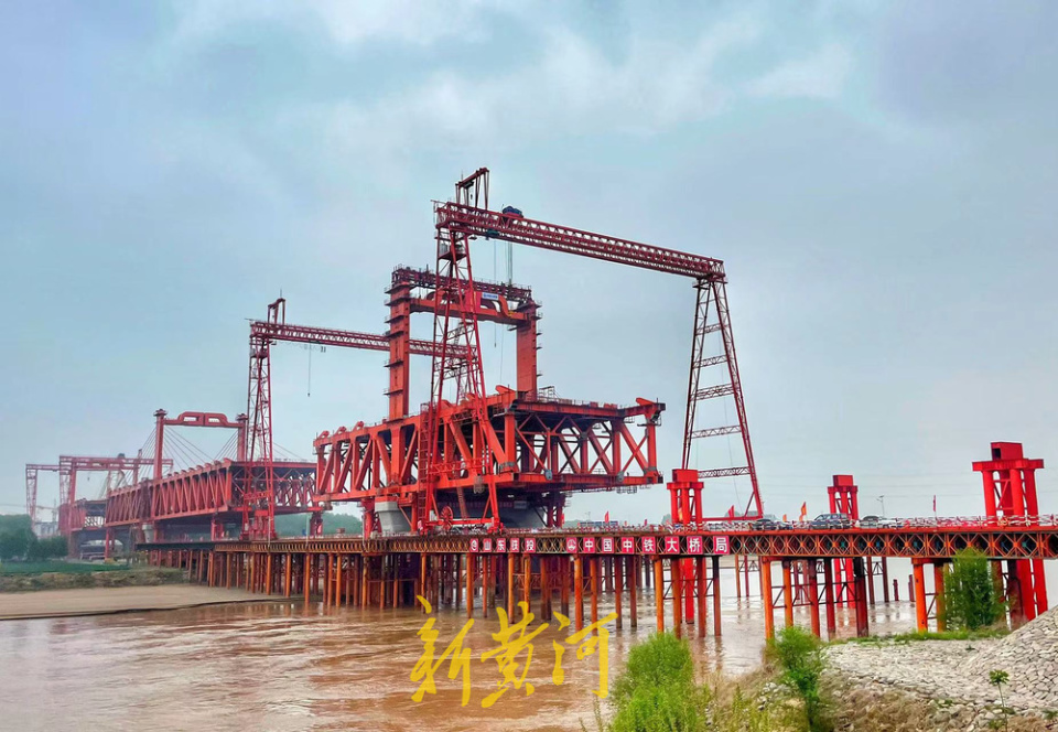 济滨高铁新进展济阳黄河公铁大桥主塔封顶年内合龙