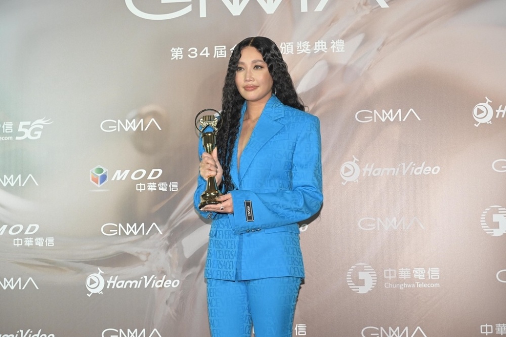 女歌手排行榜_酷狗音乐邓紫棋成功登顶,陈雪凝名次再提高,阳盛阴衰依然存在(2)