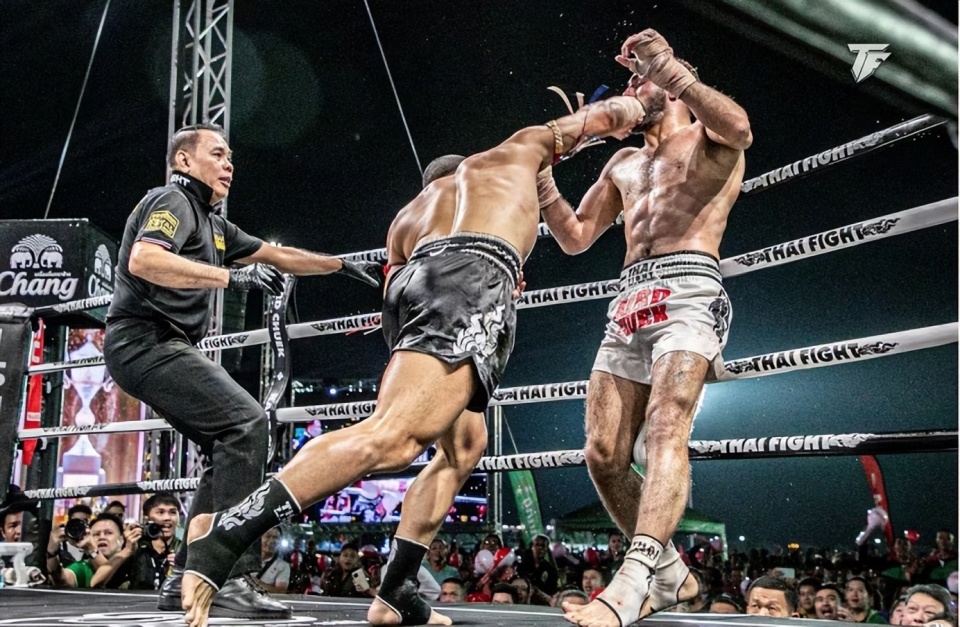 "泰拳绿巨人"爆裂ko!_腾讯新闻