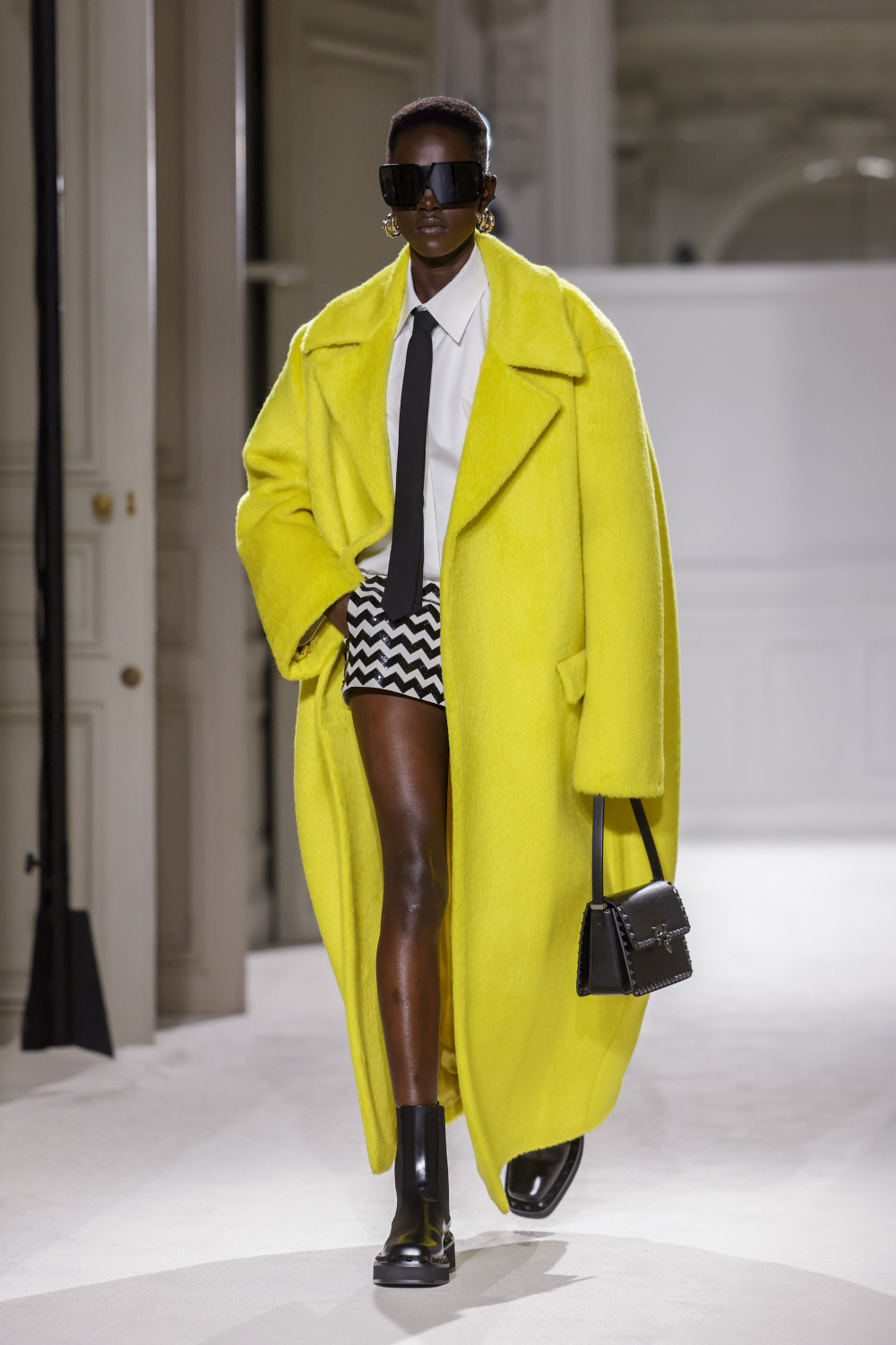 巴黎时装周——华伦天奴品牌时装秀_腾讯新闻