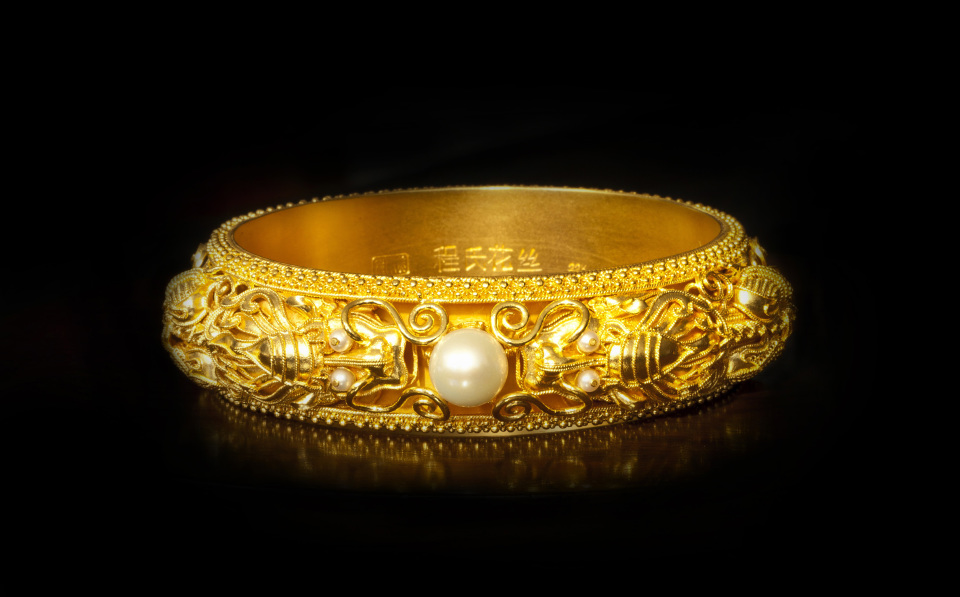 到沈阳故宫见证古今艺术品的传承与对话百余件工艺品展现花丝镶嵌非遗