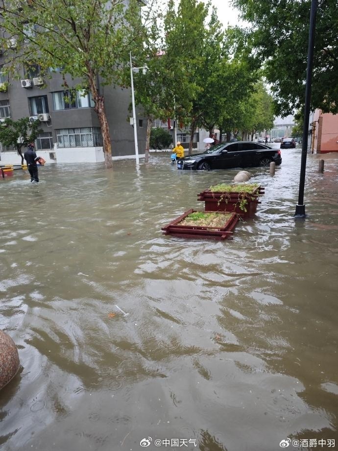 河北张家口暴雨图片