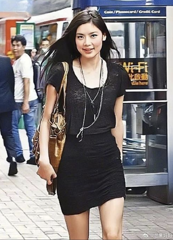 黎明审美领先20年,以前觉得乐基儿不好看,现在觉得她长得好美