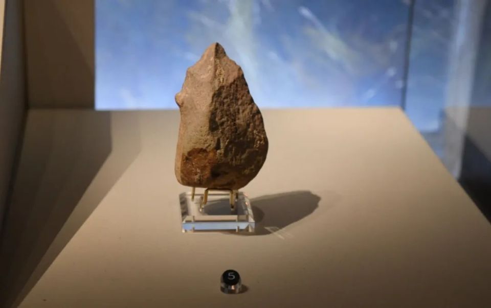 这次,我们从山西博物院的三棱大尖状器开始