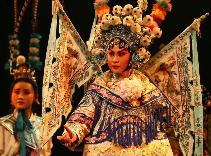 聊一聊"顶上国粹"秦腔盔帽