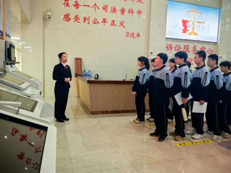 利剑护蕾 关爱青少年成长4月,桃江县人武部会同高桥镇,大栗港镇,武潭