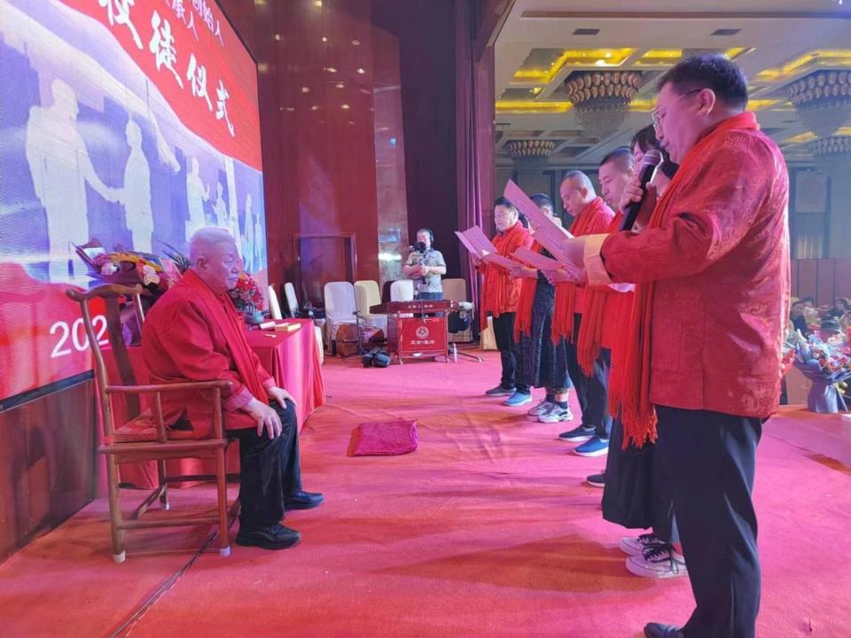 传扬优秀中医文化 名医李庆民再收高徒