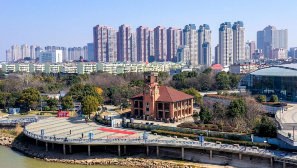 老芜湖海关旧址坐落于芜湖市镜湖区滨江公园,建成于1919年,原是一组