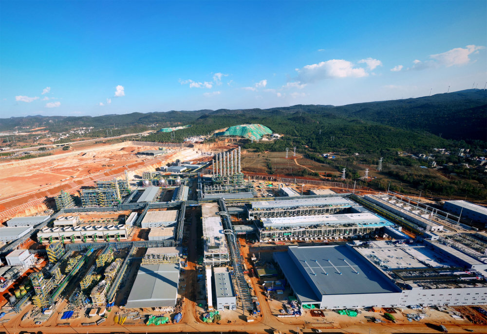 麒麟区与信义集团签订的3个项目稳步推进