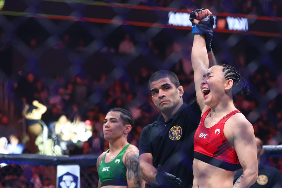 ufc冠军战将首现中国德比张伟丽把所有对手当老师闫晓楠平常心对待