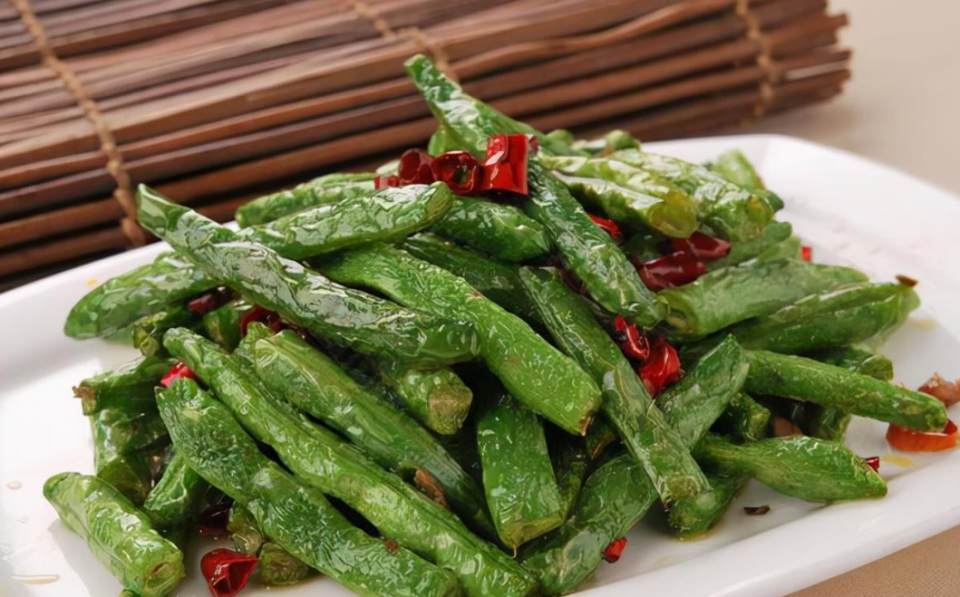 医生提醒:除了土豆,这两种"素食"也要少吃