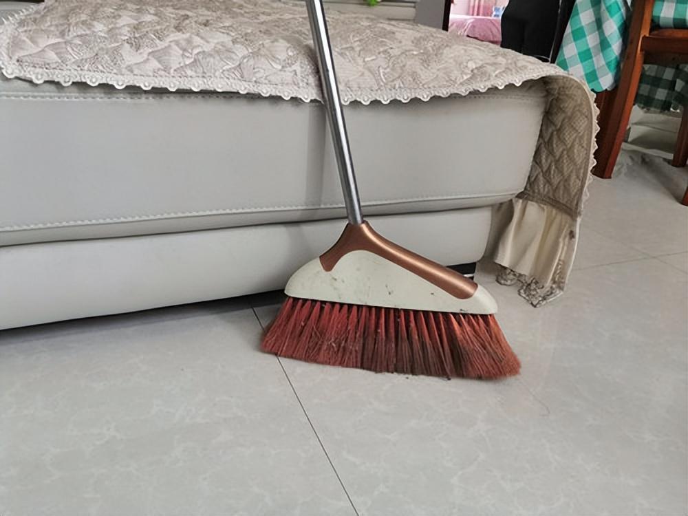 家里这三个地方,切记不能放扫把!