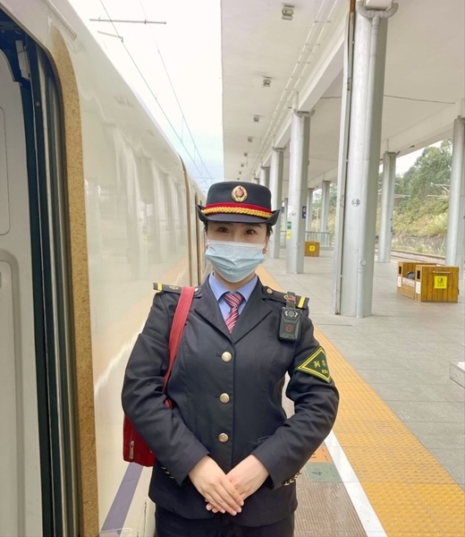 列车长温馨服务伴旅途
