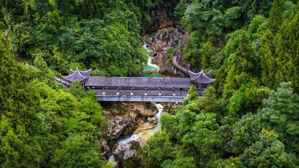 渠县賨人谷景区一角(渠县文体旅局供图)以"奇山奇水奇石景,古賨古洞古