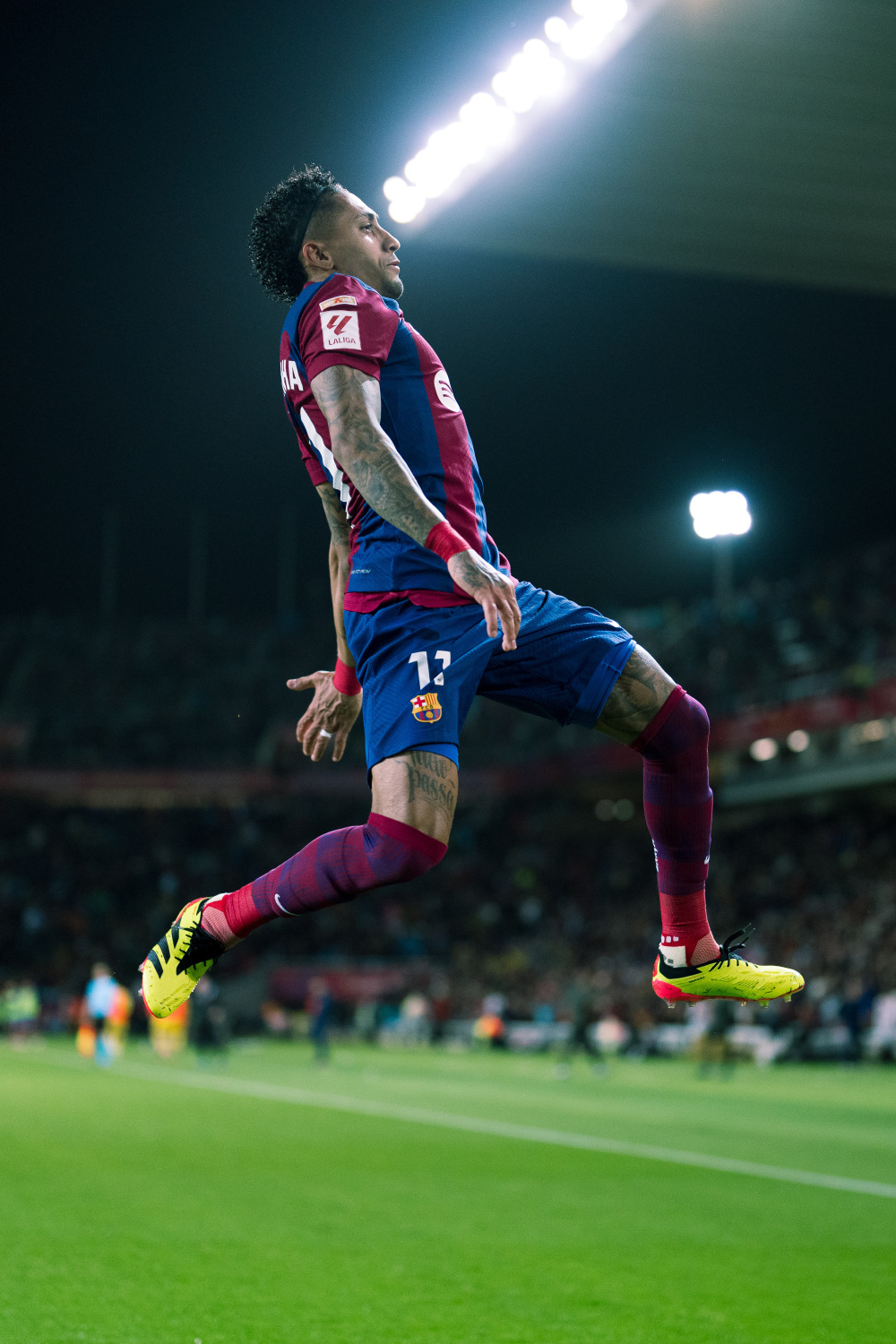 足球西甲巴萨胜拉斯帕尔马斯