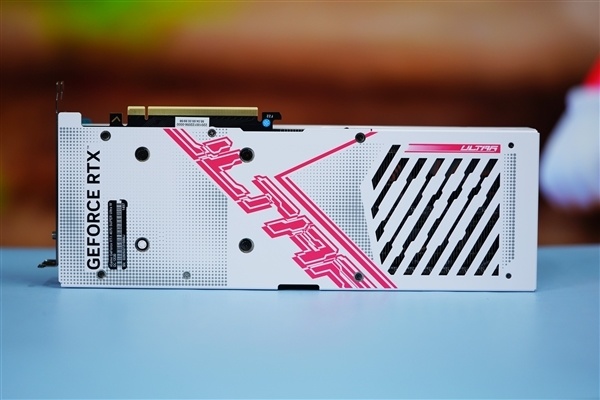 七彩虹igame rtx 4070 super ultra w oc 12gb显卡图赏_腾讯新闻