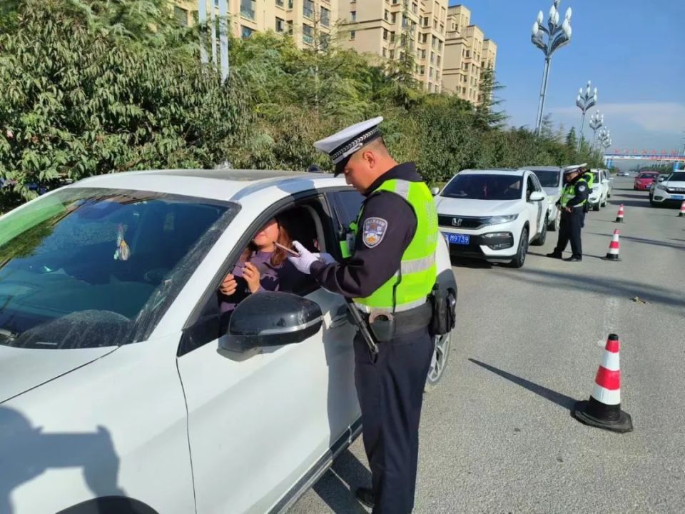 青海交警查处4391起