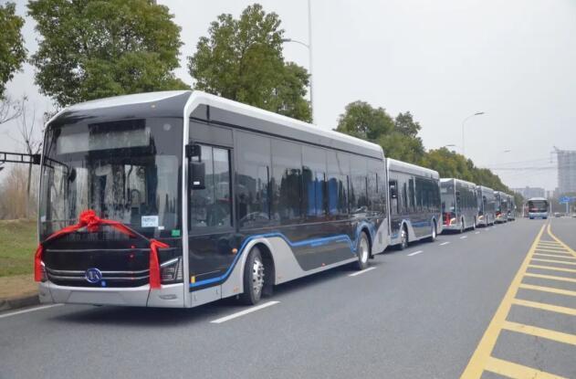 持续提升适老化出行服务合肥高新公交首批低地板公交车来啦