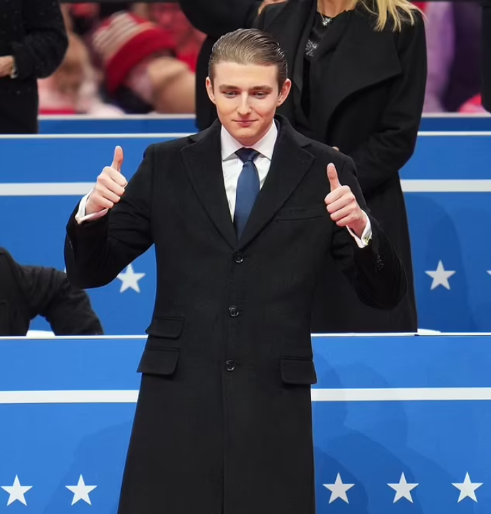 当地时间4月22日,美国总统唐纳德·特朗普最小的儿子巴伦·特朗普久违