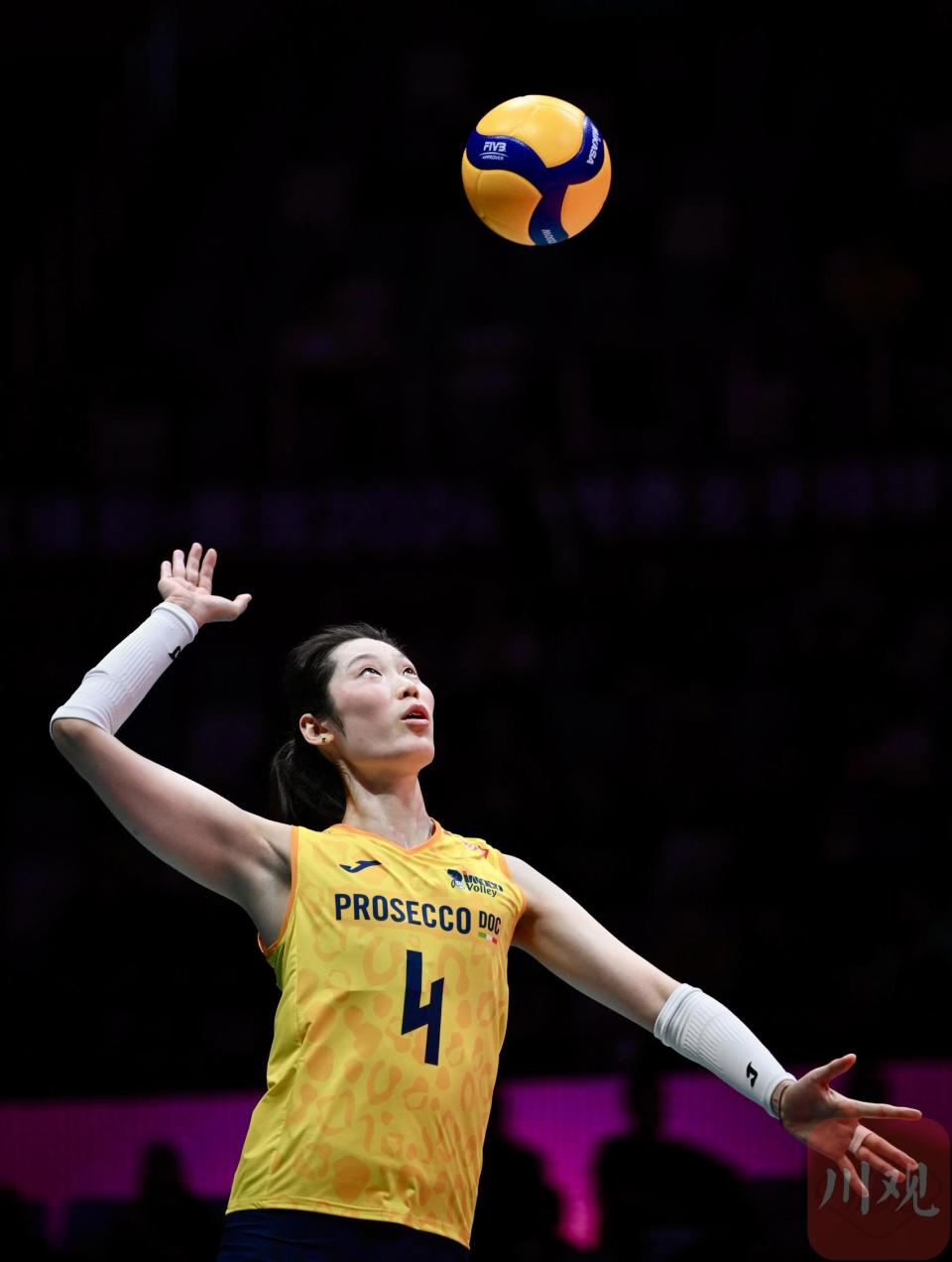 c视觉丨朱婷亮相女排世俱杯 首发贡献11分