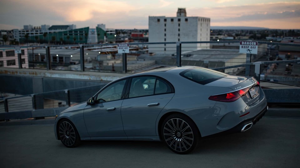 0t直列六缸发动机,全新奔驰e450实车图发布_腾讯新闻