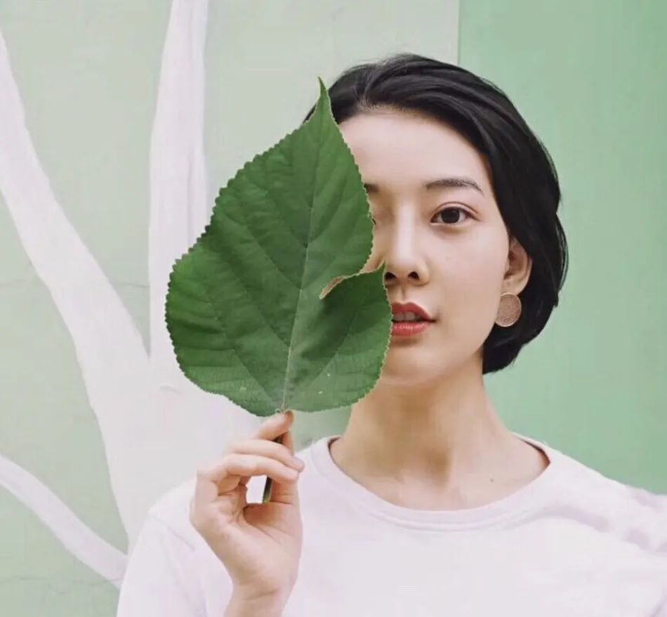 全荃跟随小编潜入凤凰卫视资讯台演播室,一探究竟!