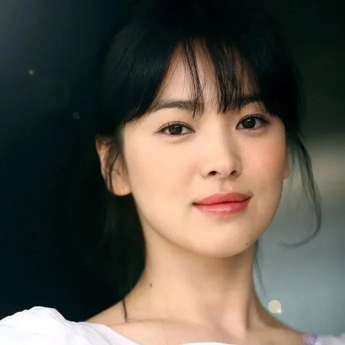 国民女神宋慧乔:被财阀控制的负面新闻缠身,其实韩国不止她一人