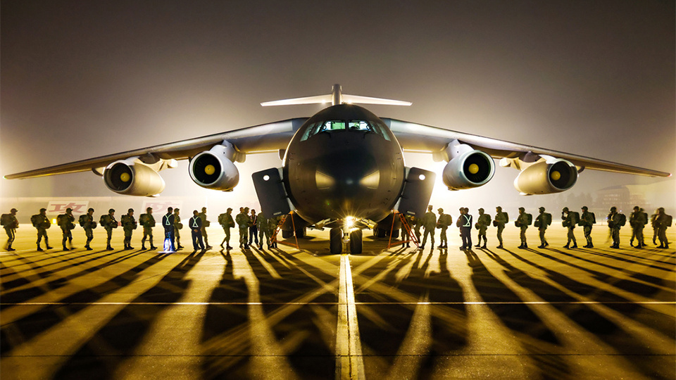 一周军事图片精选丨战机飞行训练图,氛围感拉满!-腾讯新闻