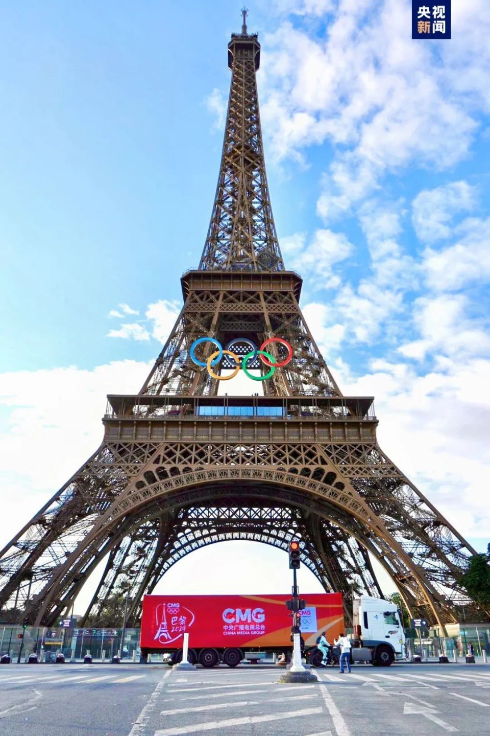 8k"中国红",绽放巴黎!