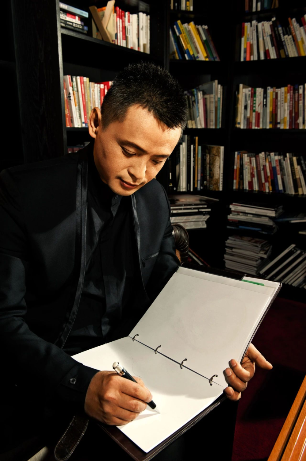 中国珠宝首饰设计大师任进:在空白的空间里描绘出无限璀璨