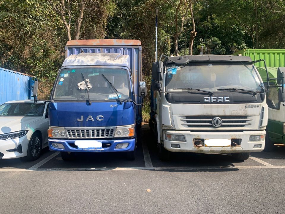 现场探访:尖岗山公园免费停车场成"私家"停车场?