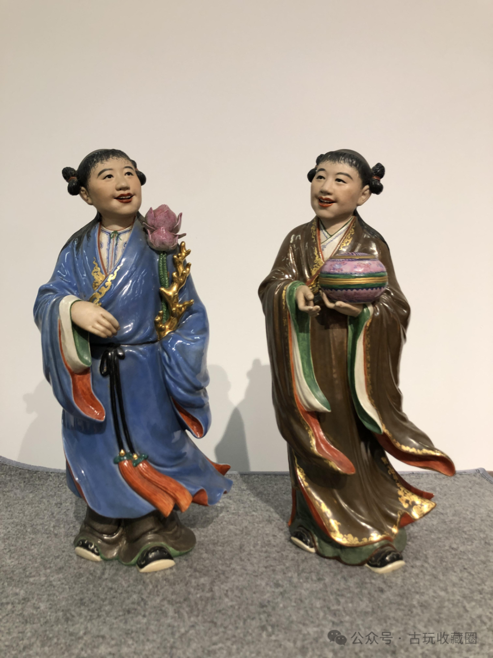 民国 曾龙升制粉彩和合二仙像