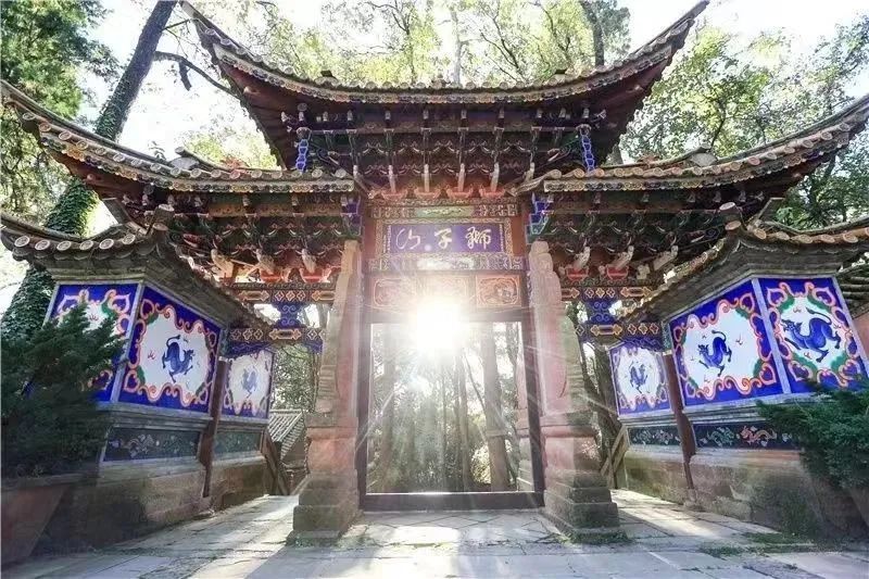 楚雄彝绣,彝族服饰,永仁苴却砚,镇南月