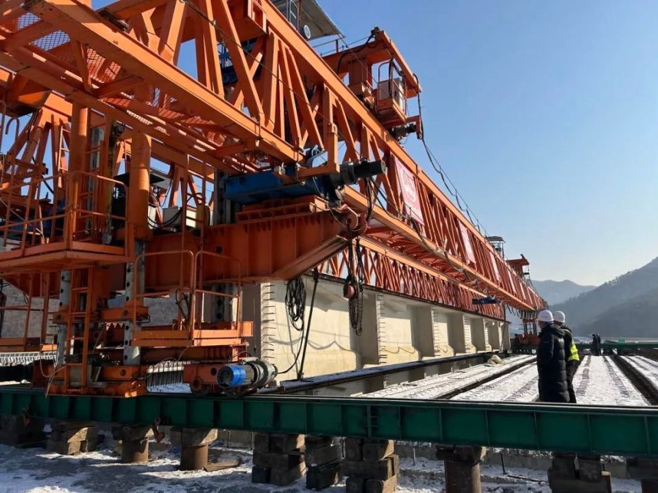 本桓高速项目路桥隧双线贯通，主体工程全面告捷_腾讯新闻