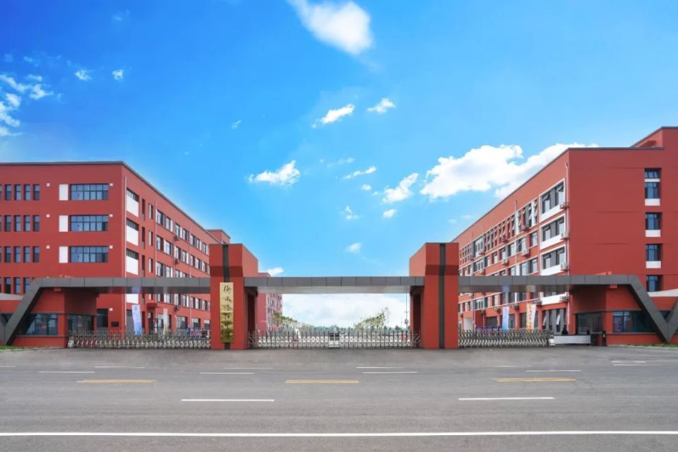 衡水滏阳中学报名火热进行中!