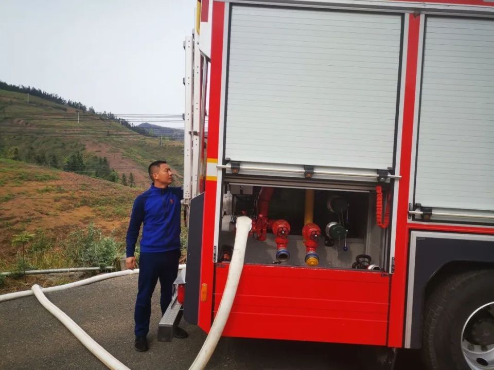 "现在正值春耕时节,天气比较干燥,一定要注意预防火