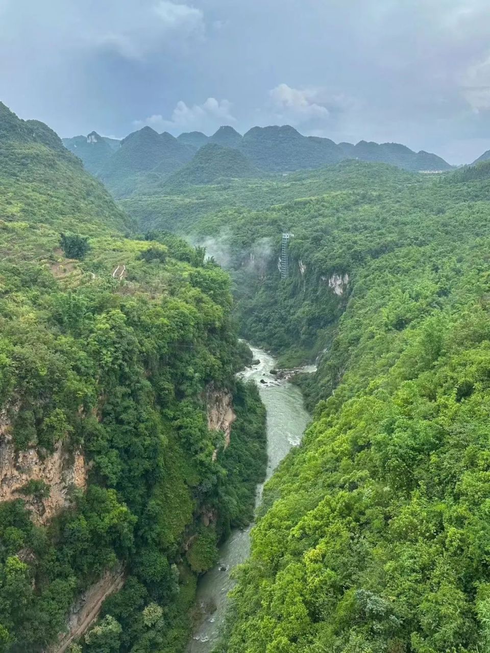 中国都有哪些"断崖式"景观?