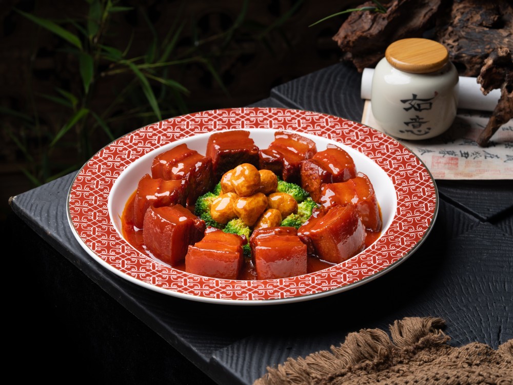 湖南衡阳特色美食餐饮"赞湘老长沙"在昆明开业香港云南总商会现场授牌