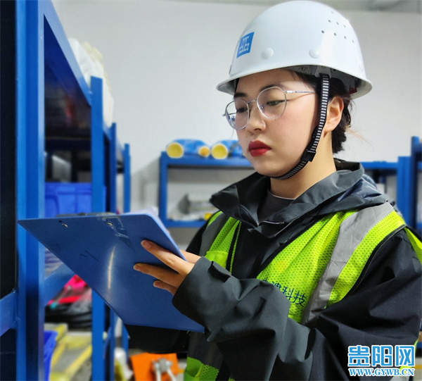 最美劳动者杨洪艳在奋斗中绽放青春风采