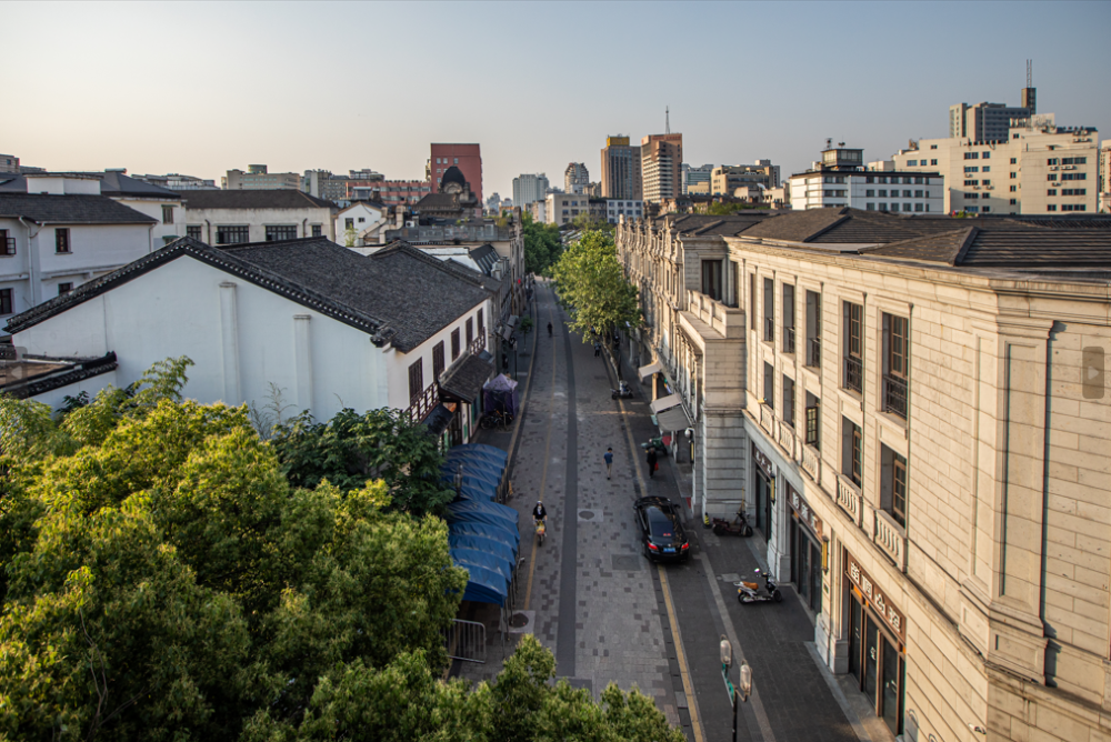 高家产业中最出名的要数高义泰布庄,当时为闻名浙江的大商店.